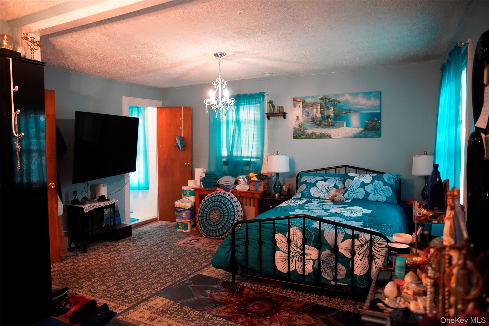 881 Lorenz Avenue Property Photo 4