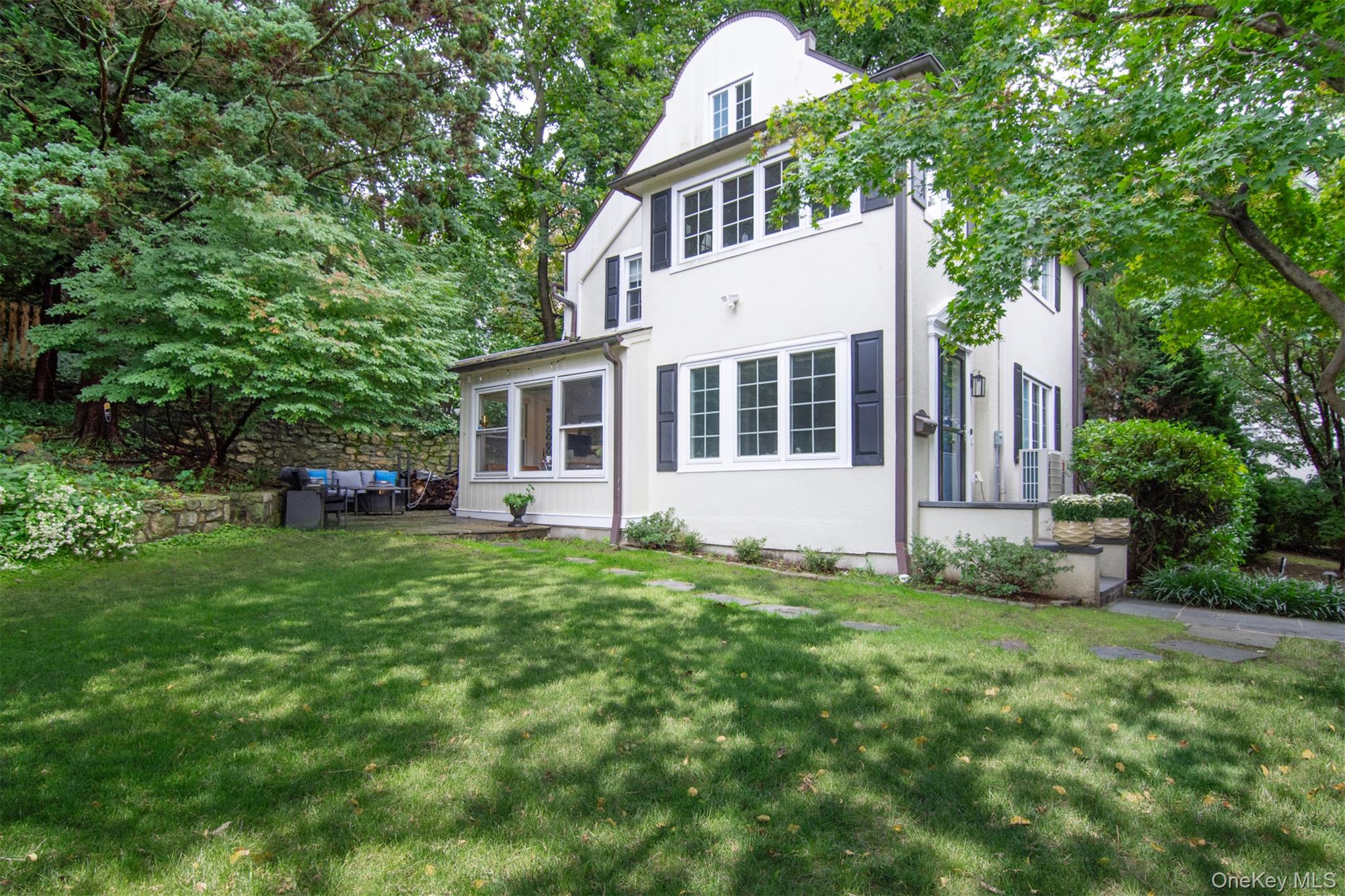 6 Beverly Road Property Photo 2