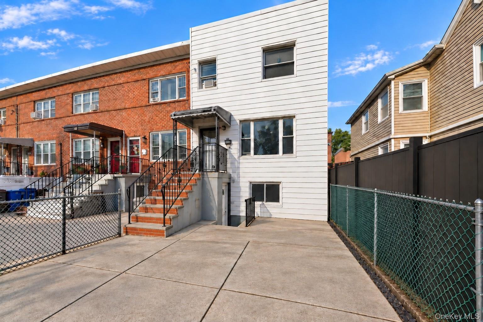 276 Swinton Avenue Property Photo 2