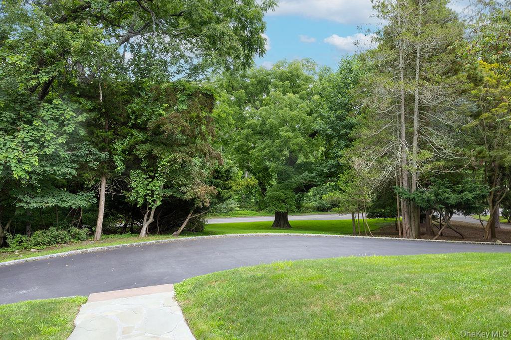 592 Landing Avenue Property Photo 5