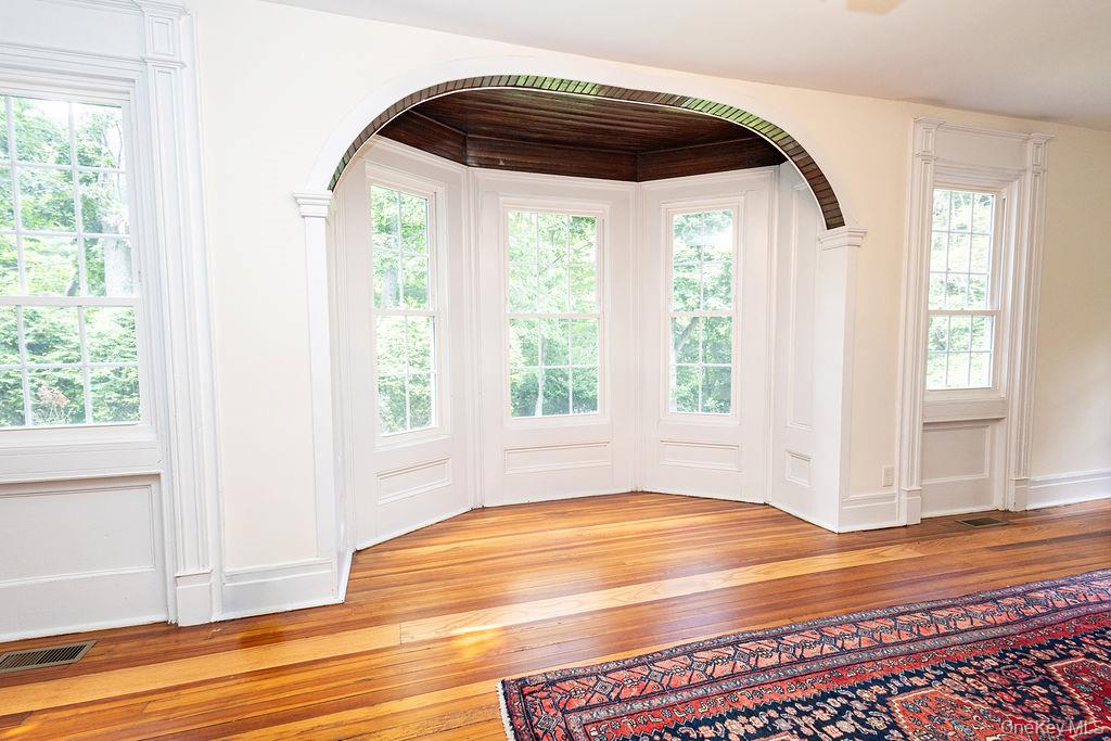 592 Landing Avenue Property Photo 8