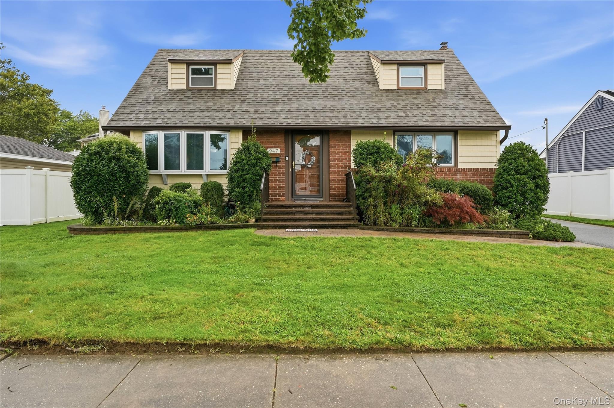 947 White Birch Lane Property Photo 1