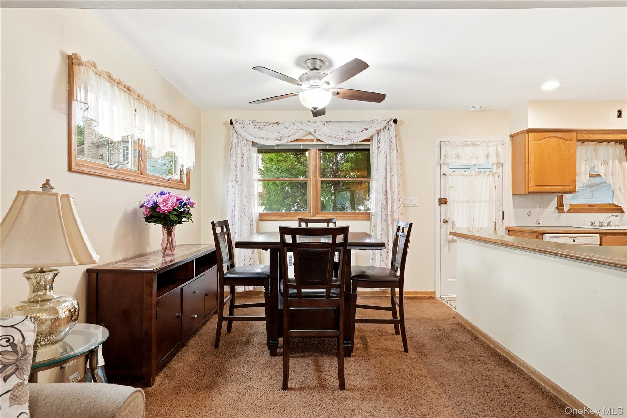 947 White Birch Lane Property Photo 7