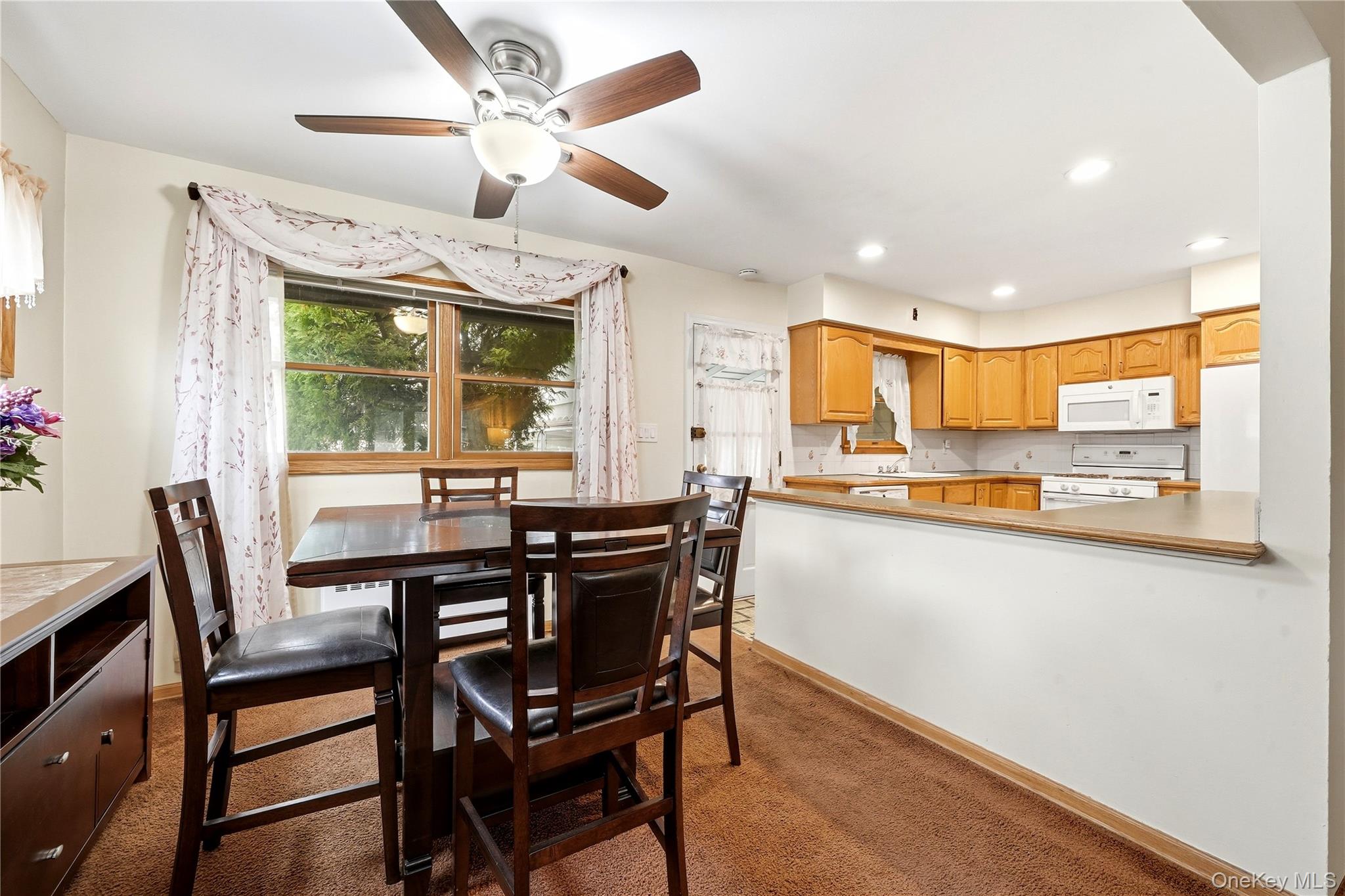 947 White Birch Lane Property Photo 8
