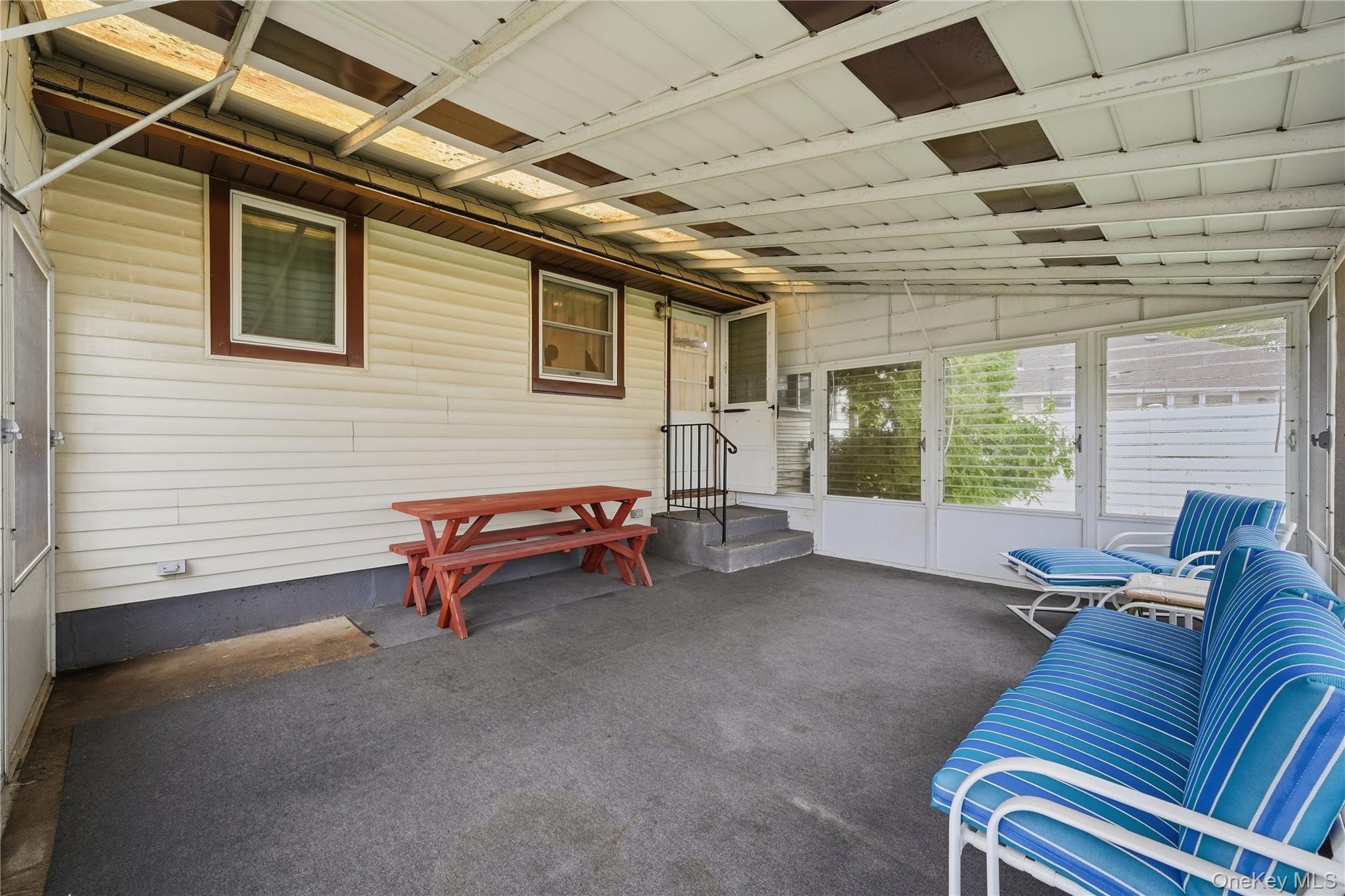 947 White Birch Lane Property Photo 27