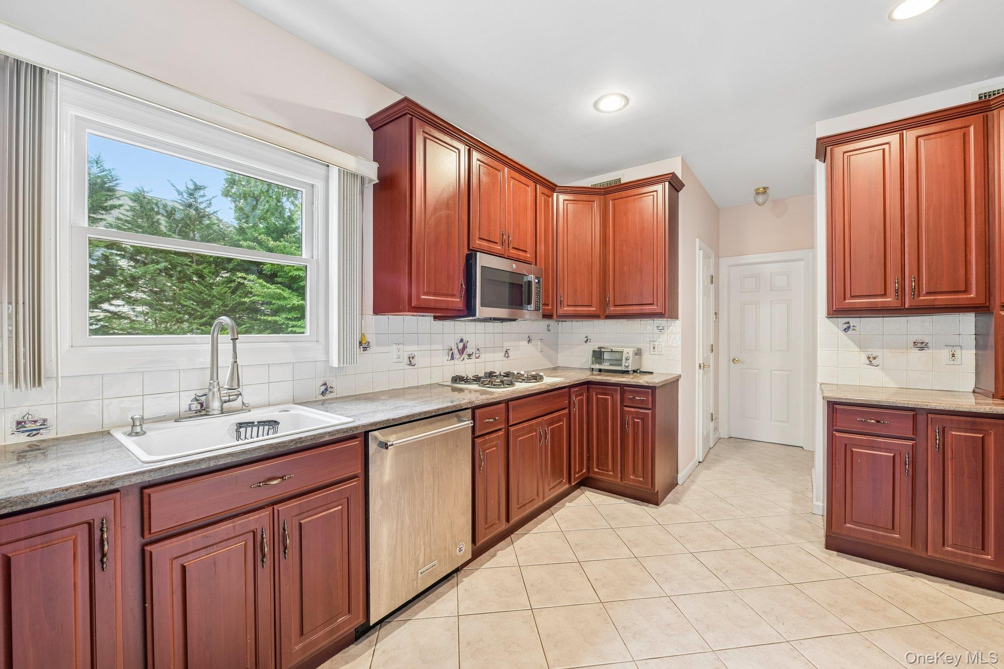 2175 Helene Avenue Property Photo 17