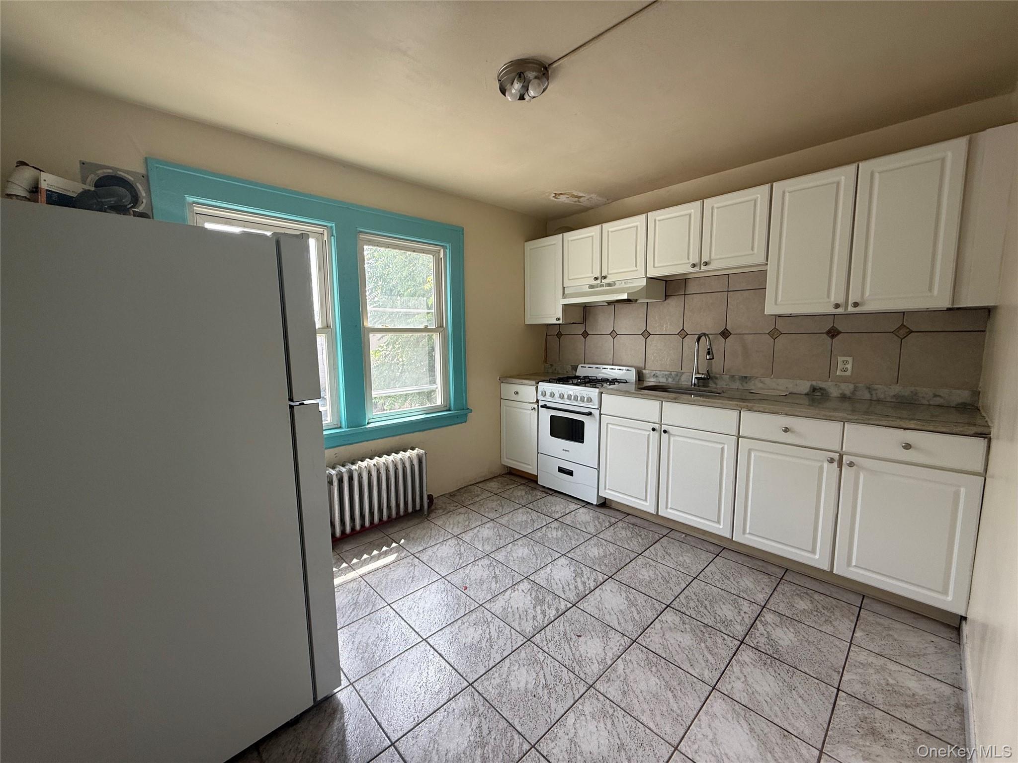 8 E Central Avenue 2 Property Photo 4