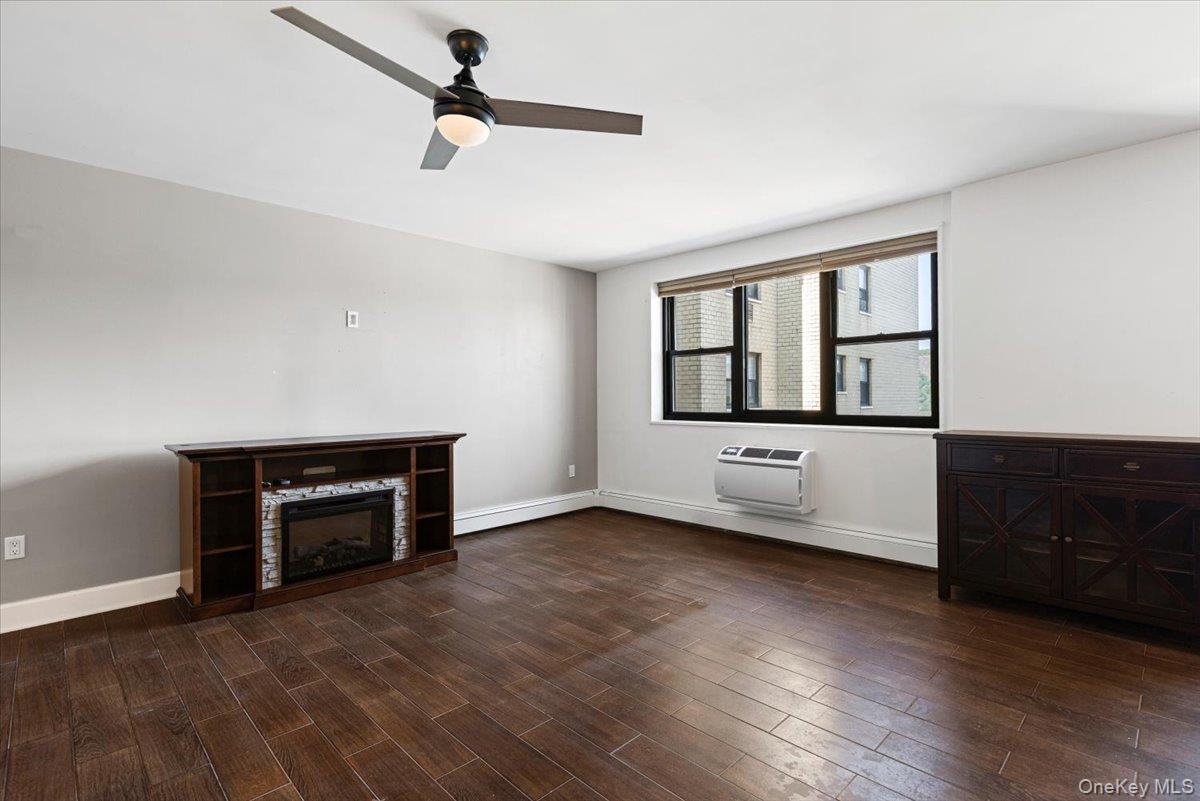 1085 Warburton Avenue 606 Property Photo 6