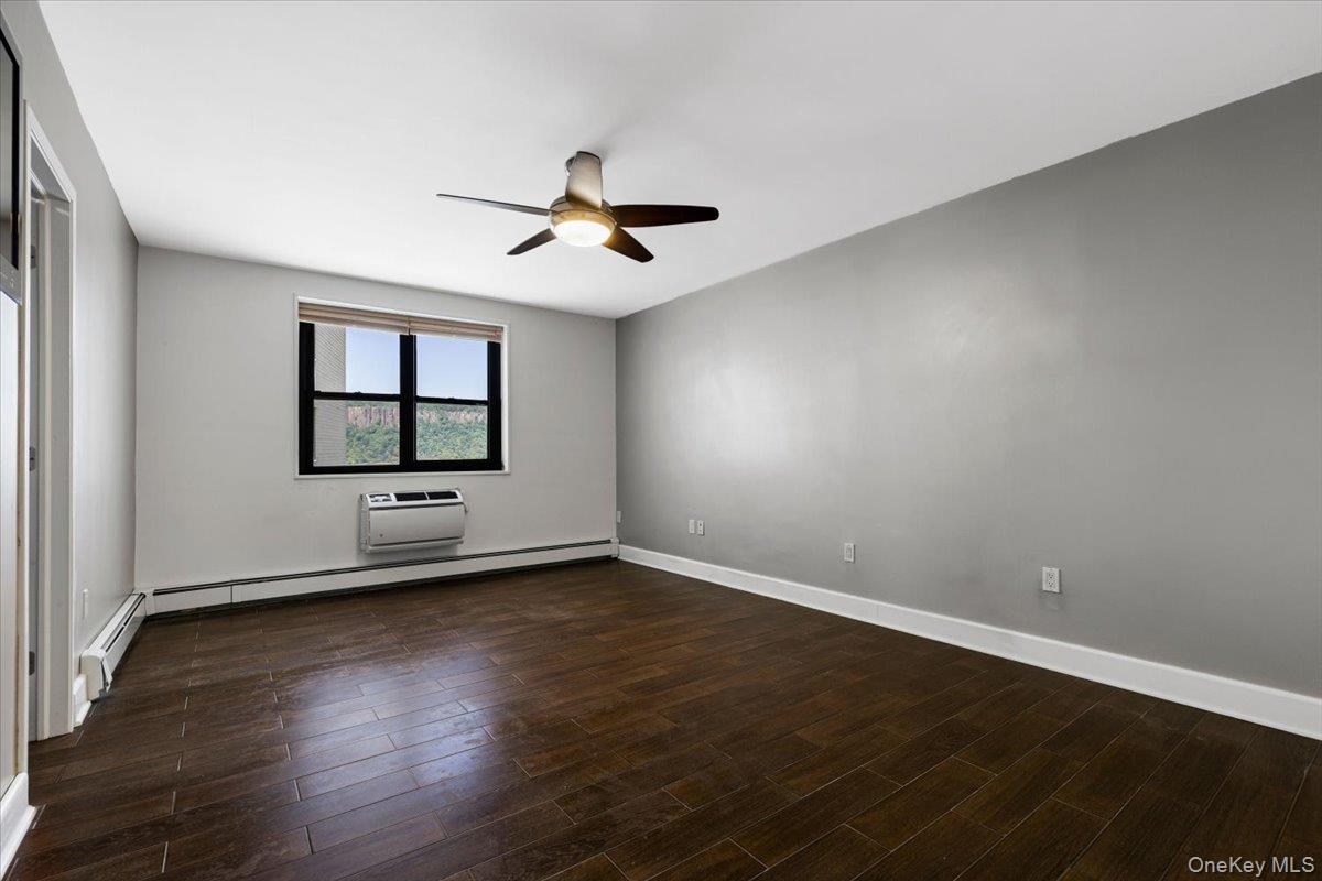 1085 Warburton Avenue 606 Property Photo 10