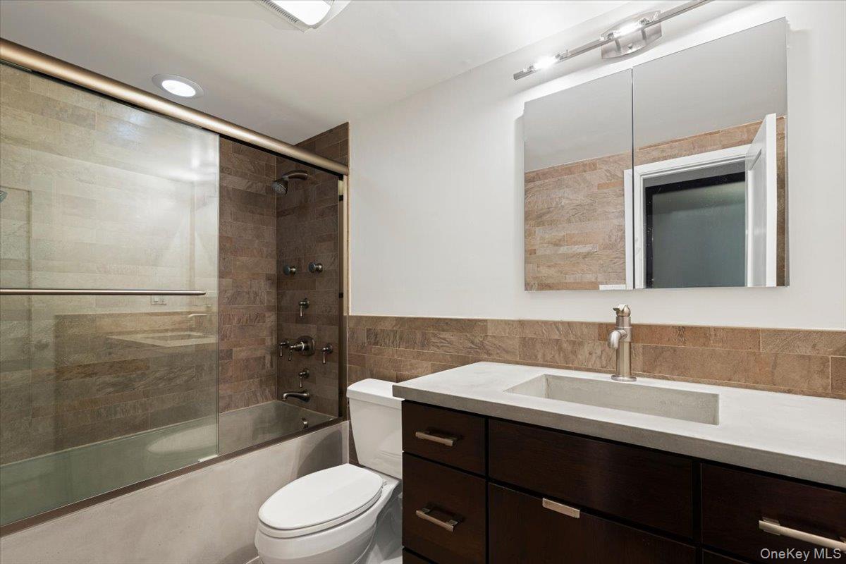 1085 Warburton Avenue 606 Property Photo 13