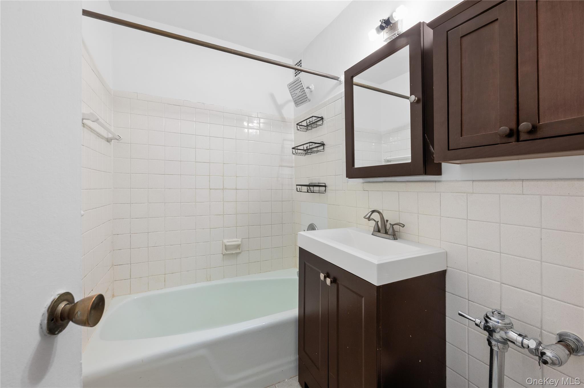636 N Terrace Avenue 2b Property Photo 9