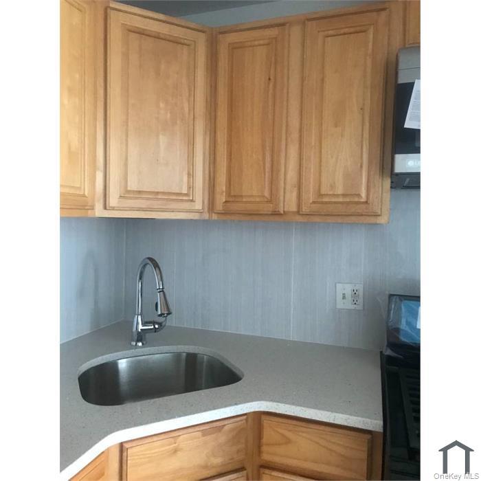 3969 Carpenter Avenue Property Photo 10