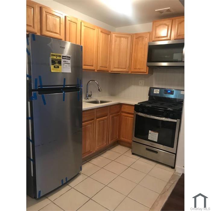 3969 Carpenter Avenue Property Photo 11
