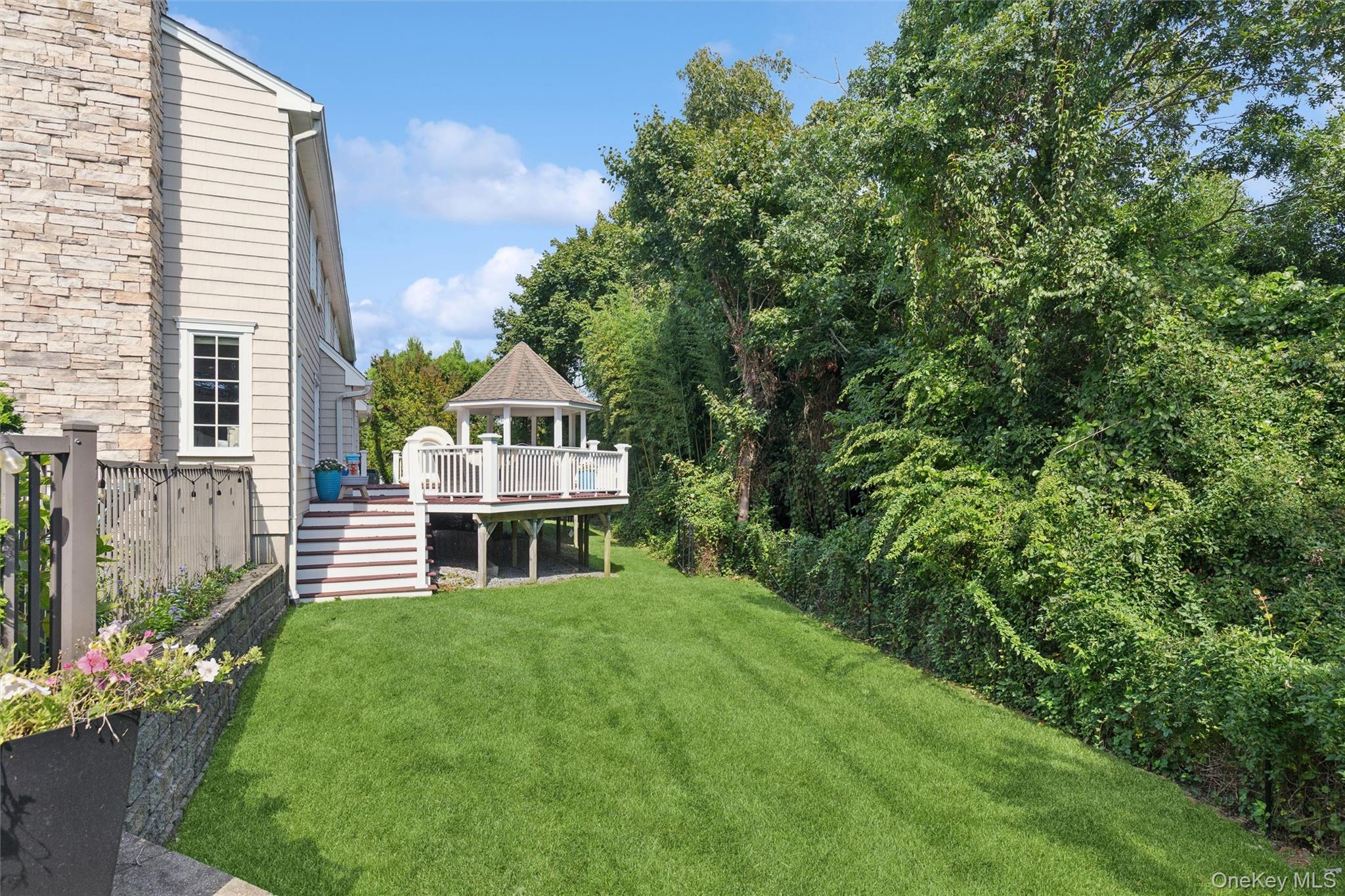 45 Blue Point Avenue Property Photo 33