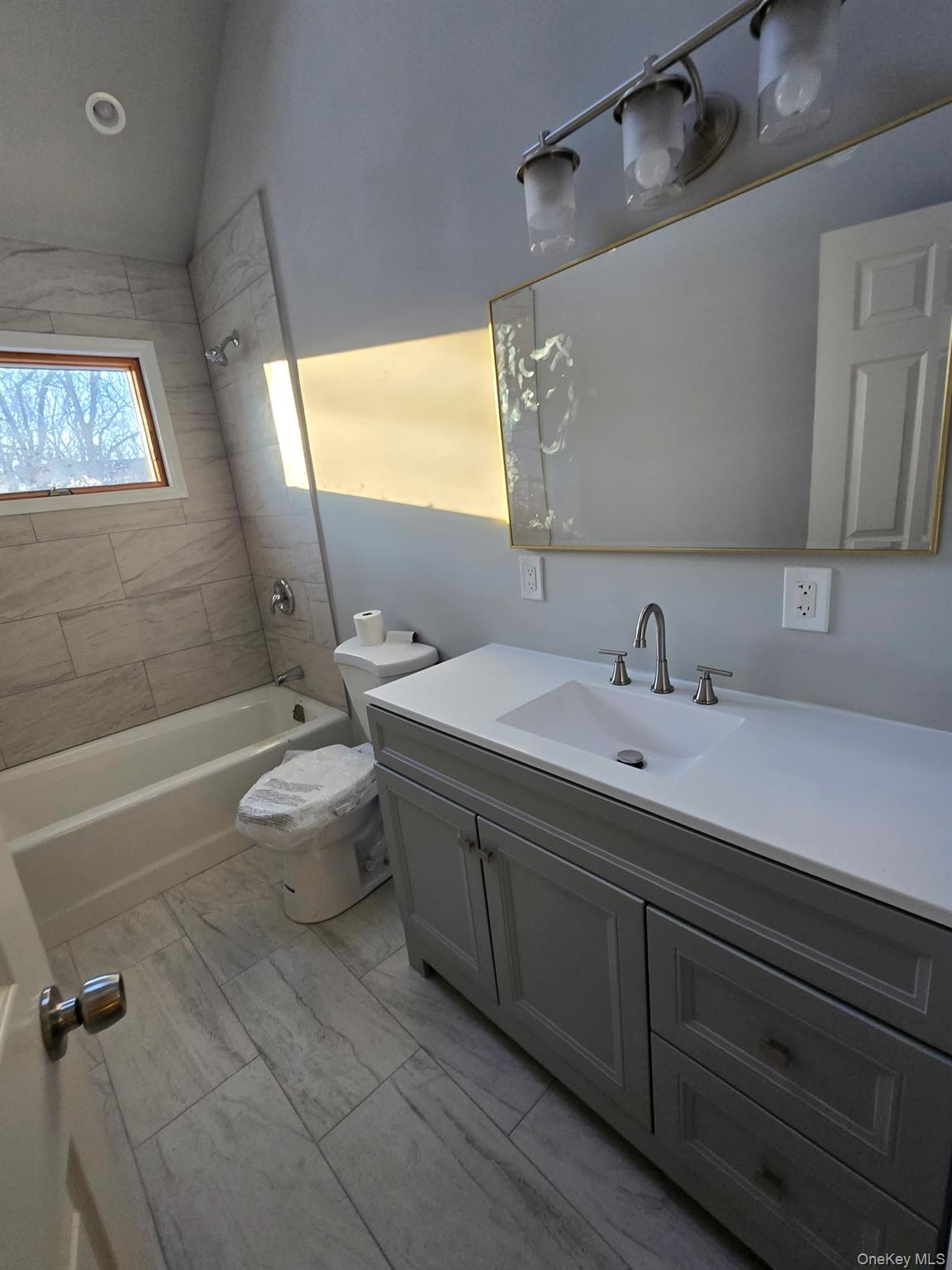 16 Babylon Drive Property Photo 10