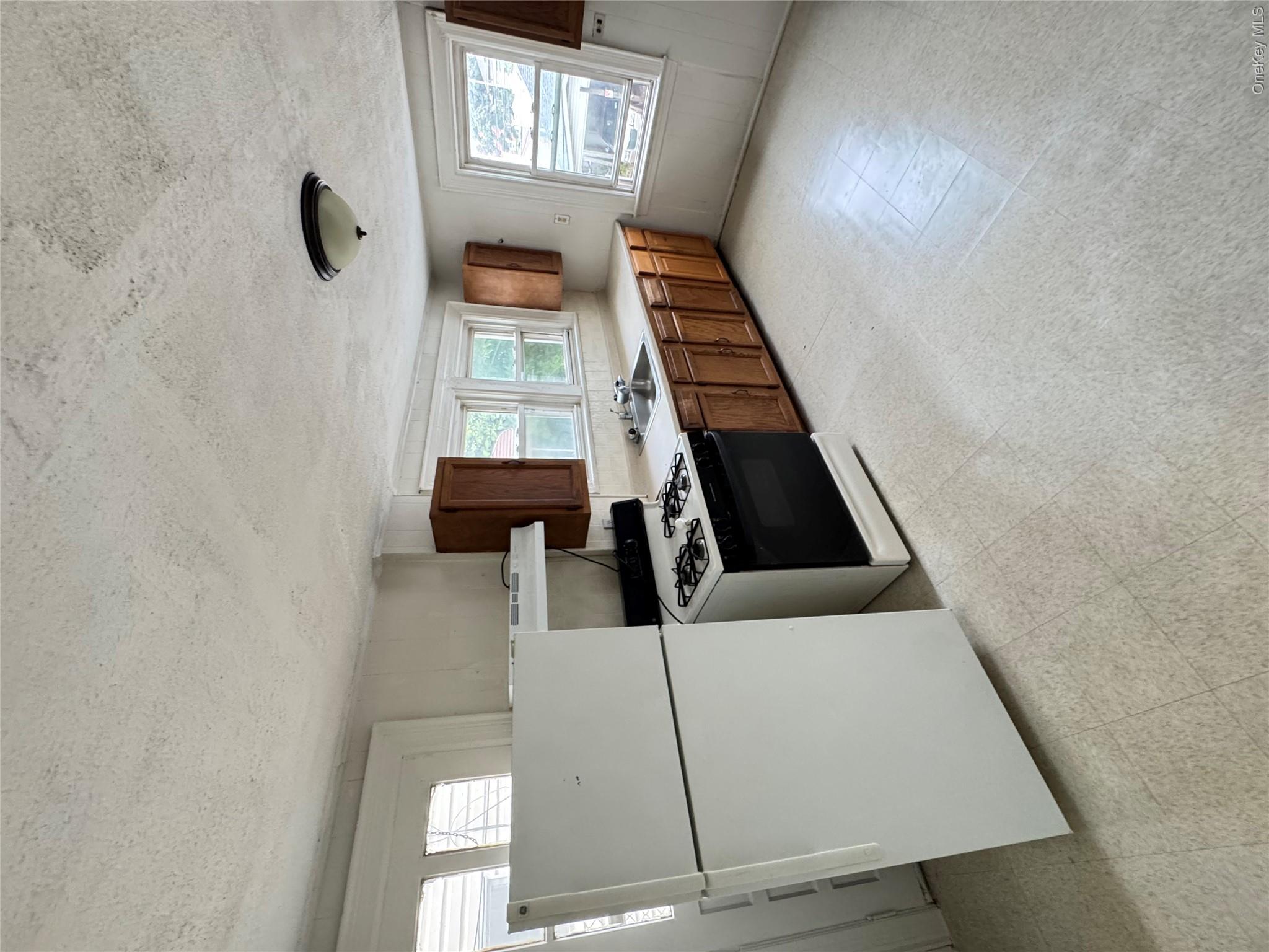 793 N Oak Drive Property Photo 10