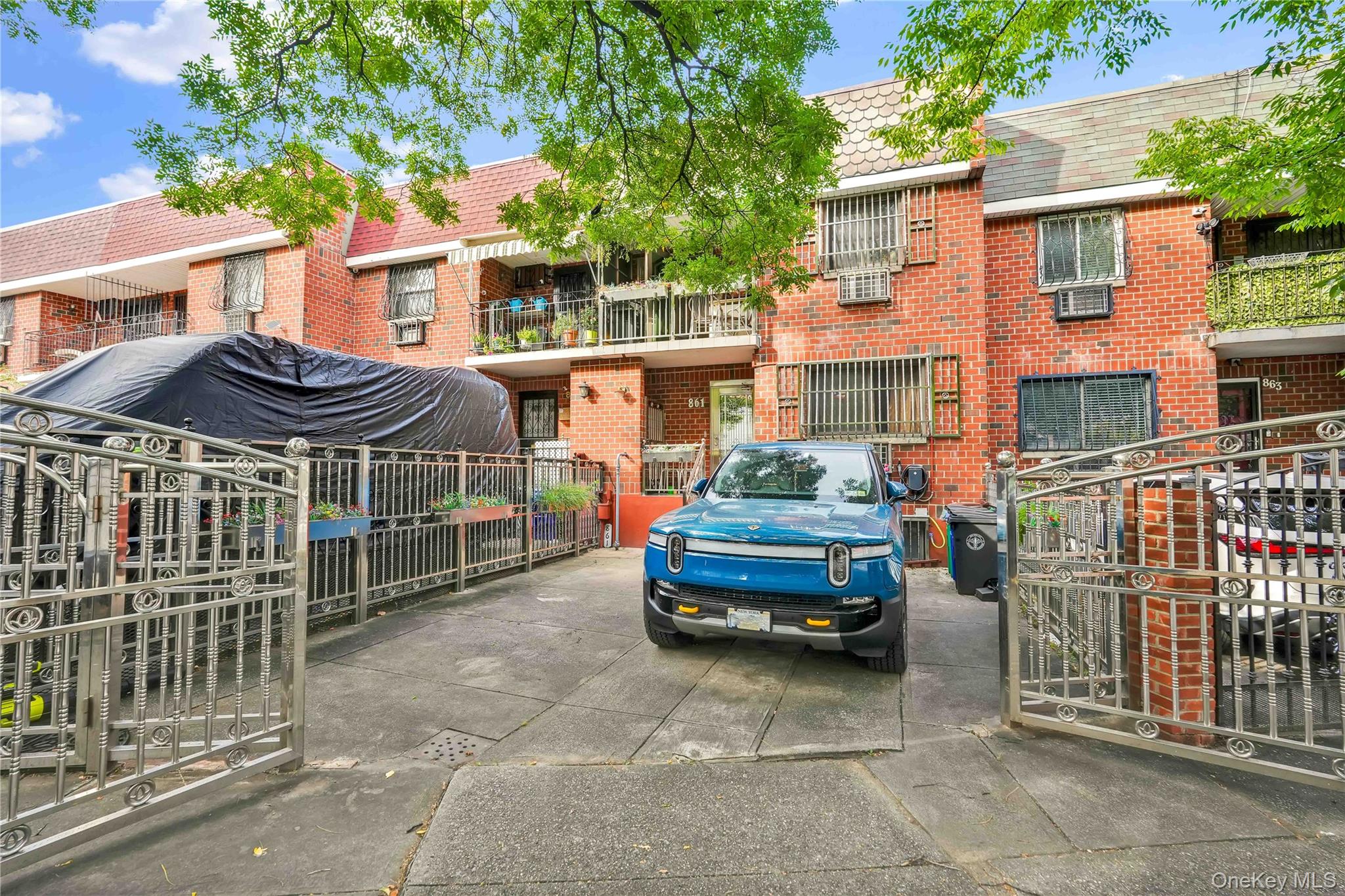 861 Home Street Property Photo 1