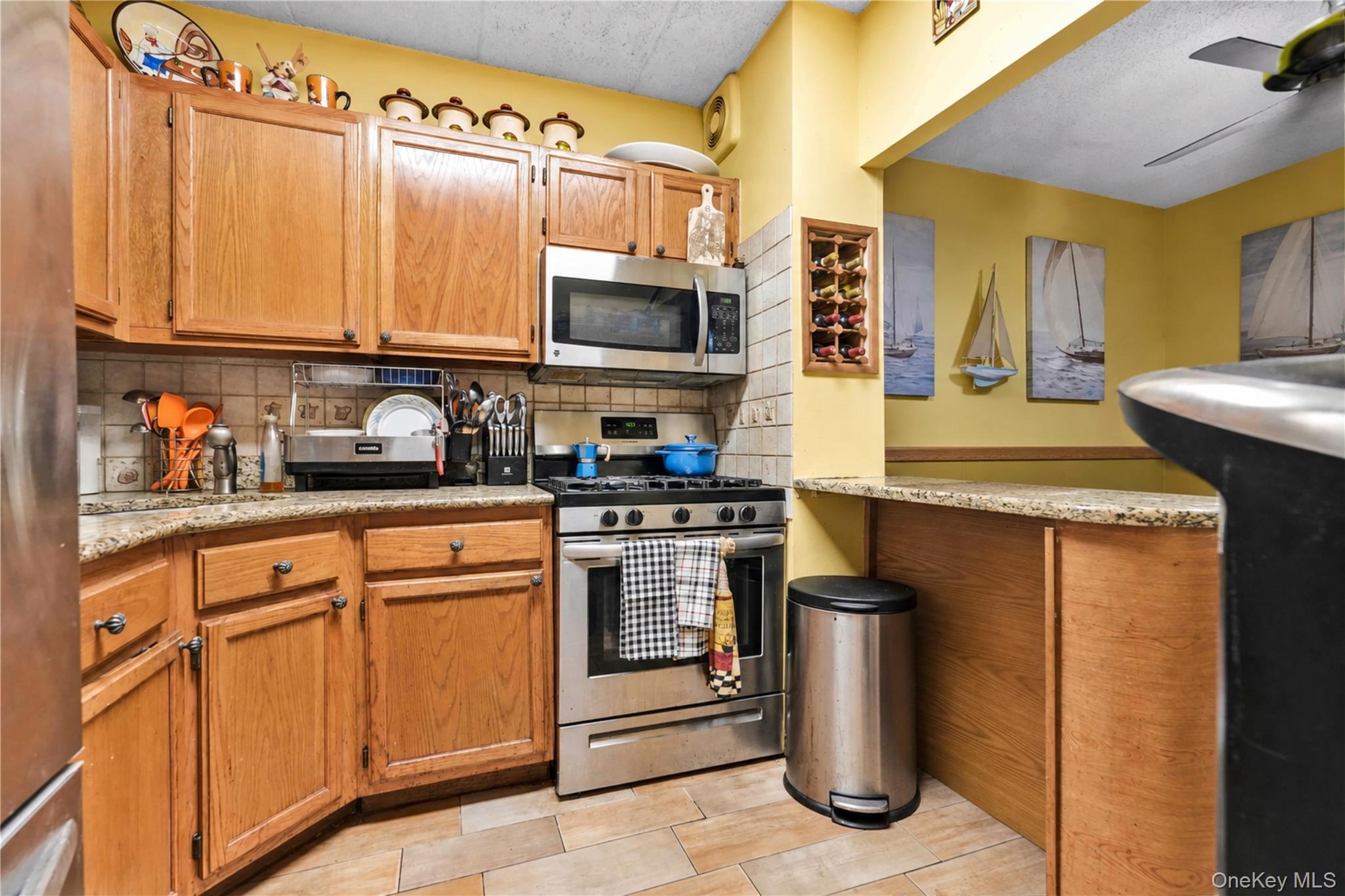861 Home Street Property Photo 9
