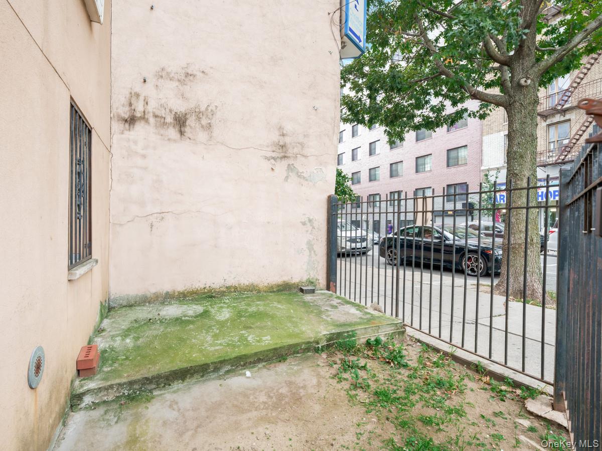 360 E 167th Street Property Photo 25