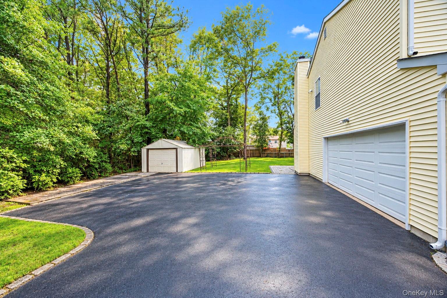 344 Barton Avenue Property Photo 4