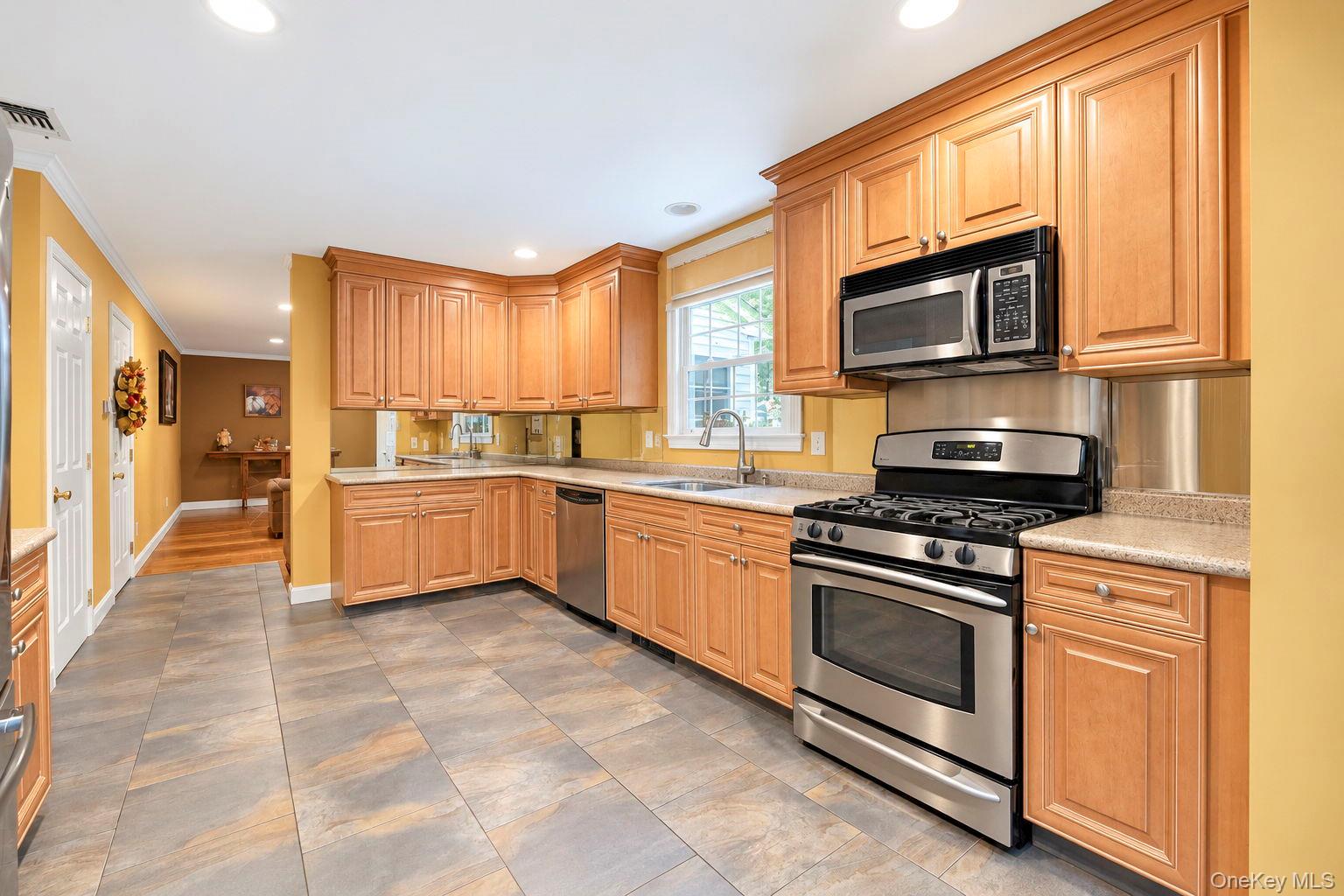 344 Barton Avenue Property Photo 18