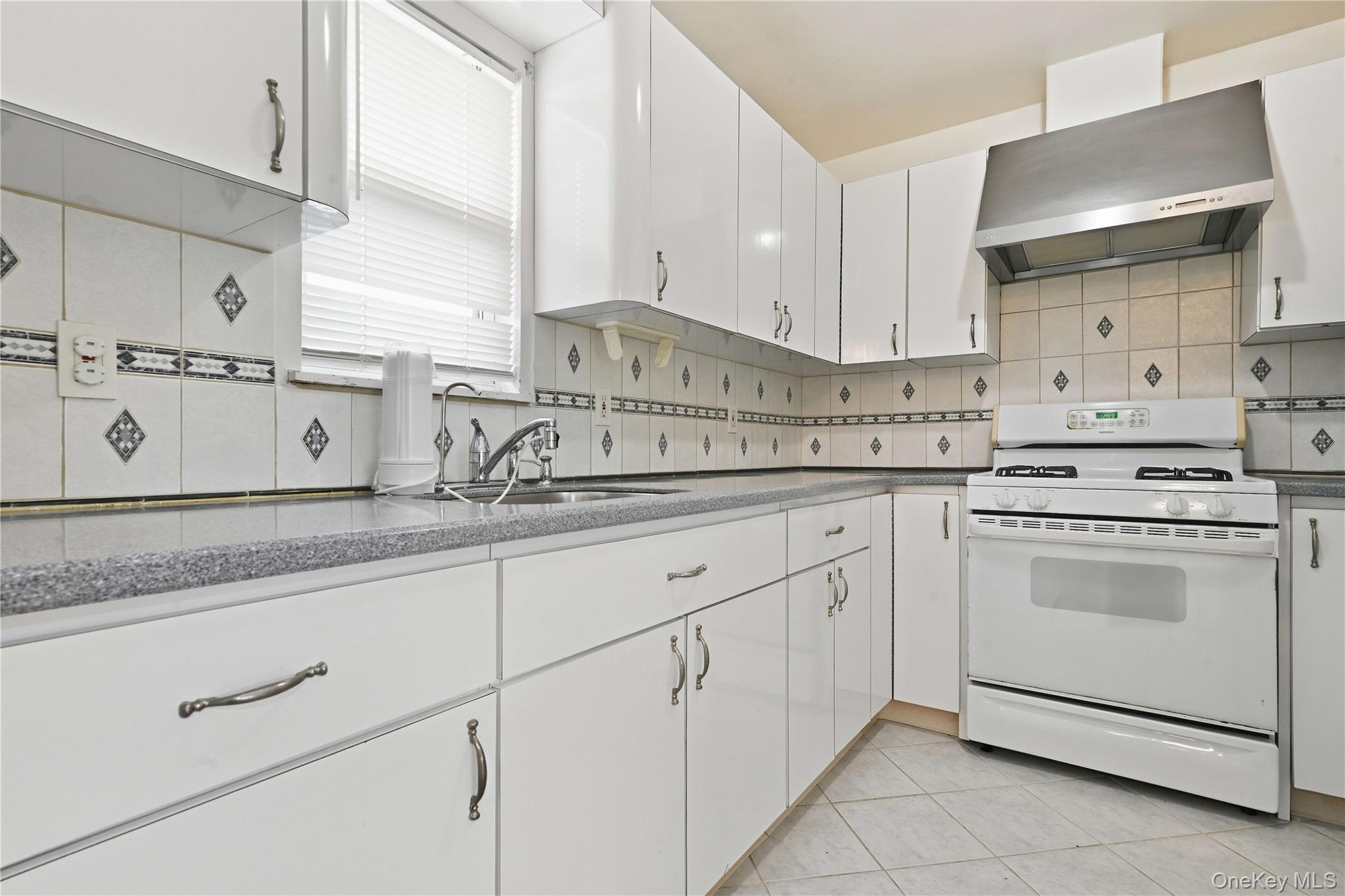 75 Harding Place Property Photo 9