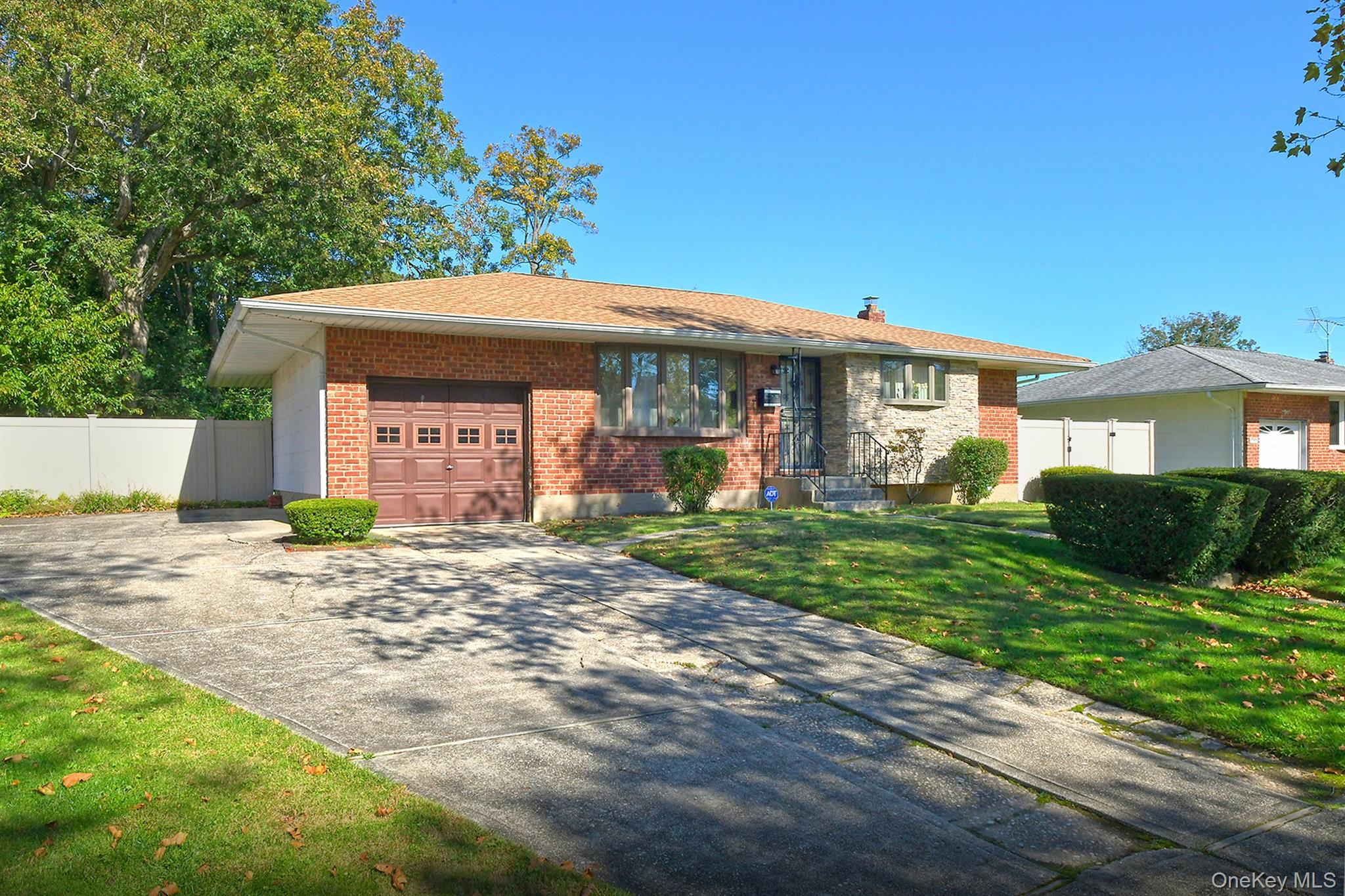 12 Marie Crescent Property Photo 2