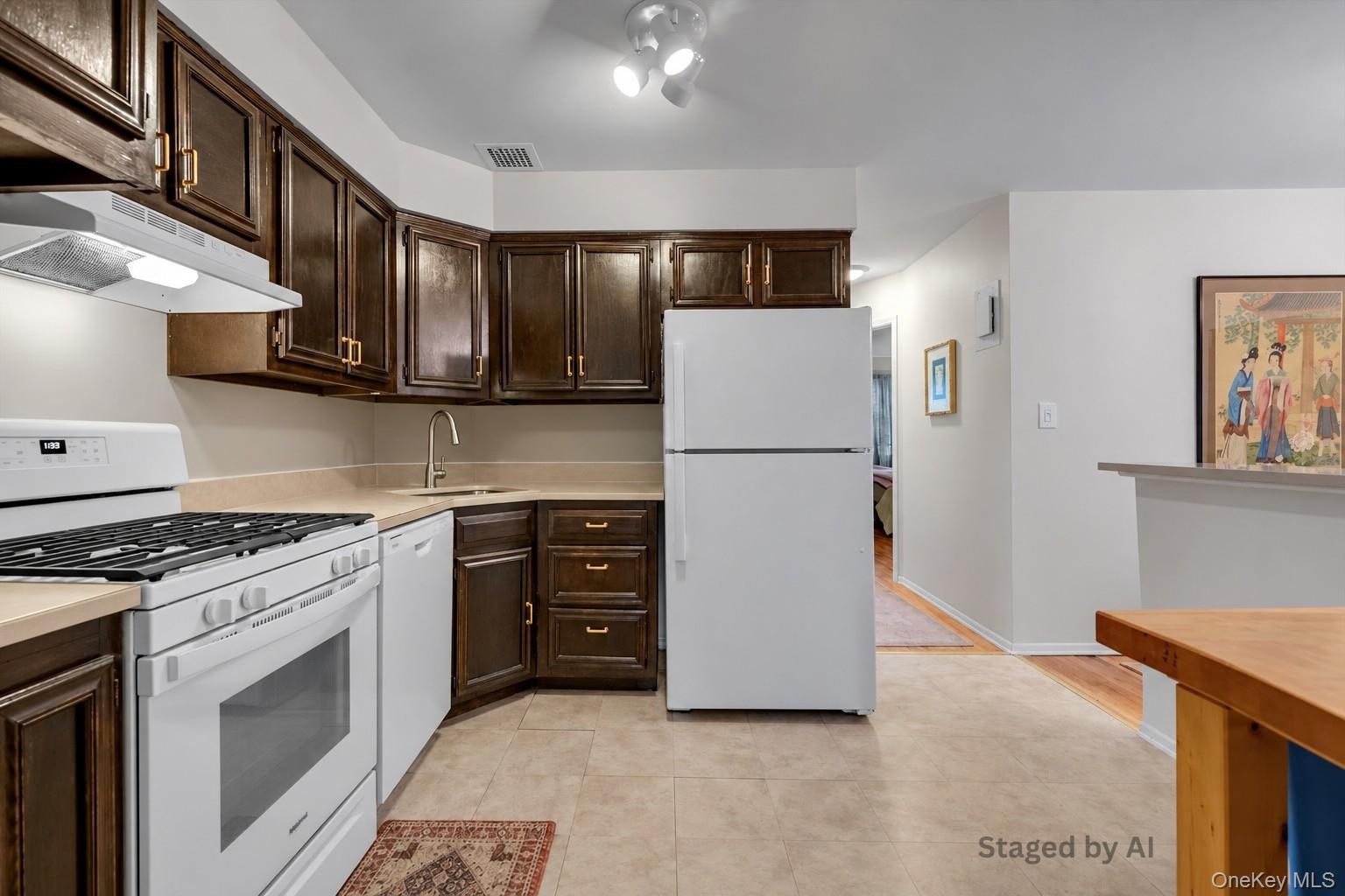 1634 Bell Boulevard Property Photo 4