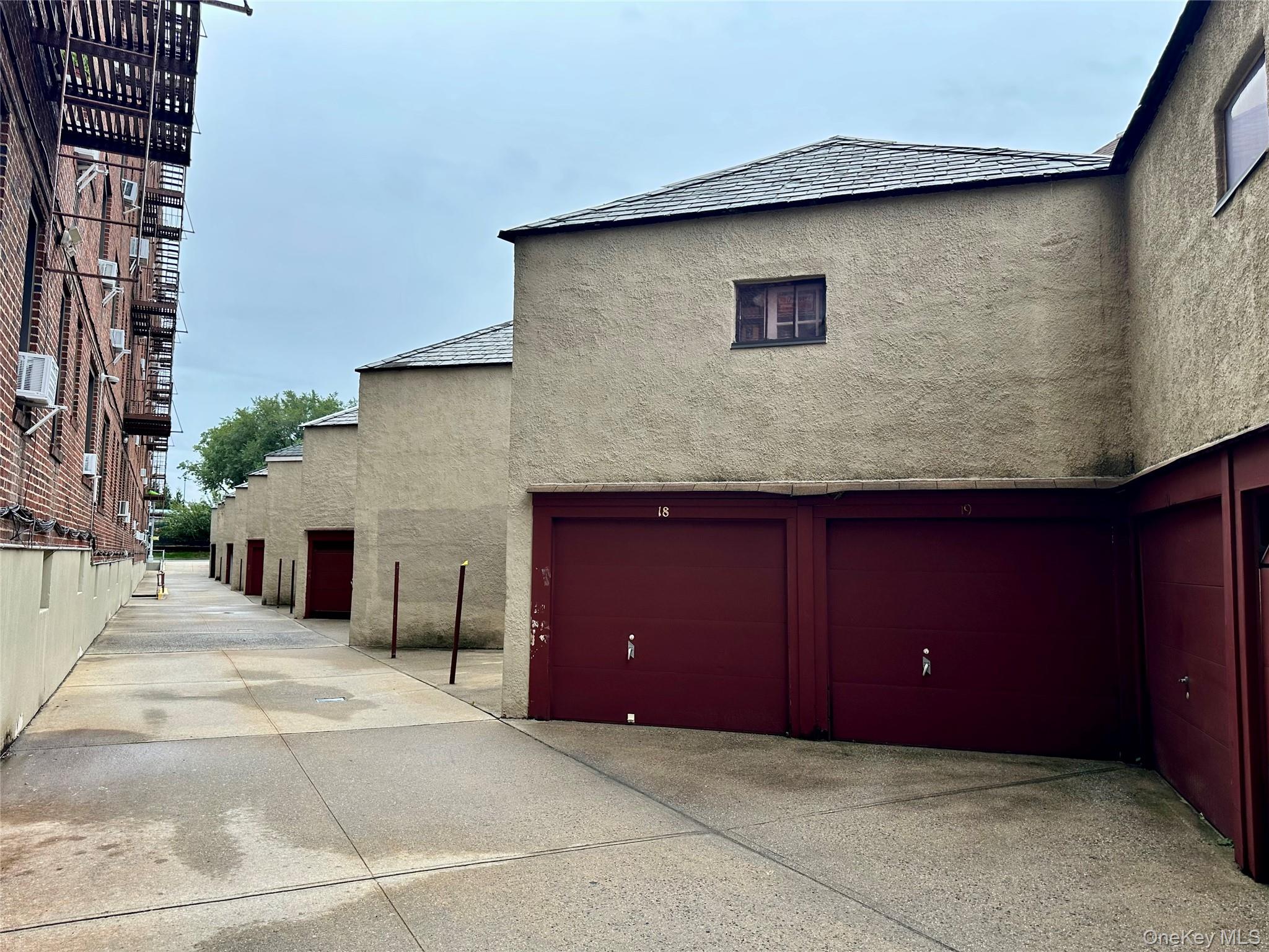 68-36 Burns D3 Property Photo 27