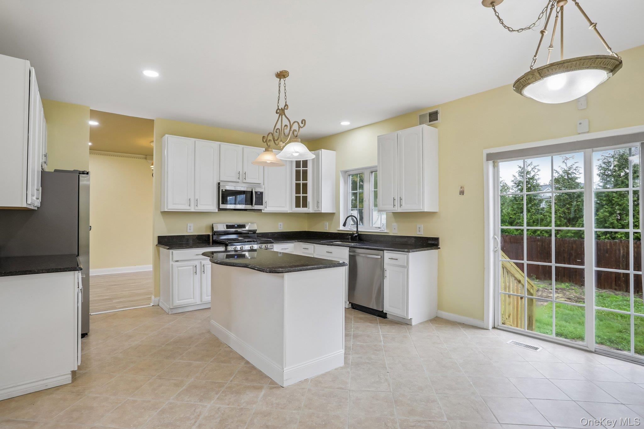 2508 Constitution Way Property Photo 9