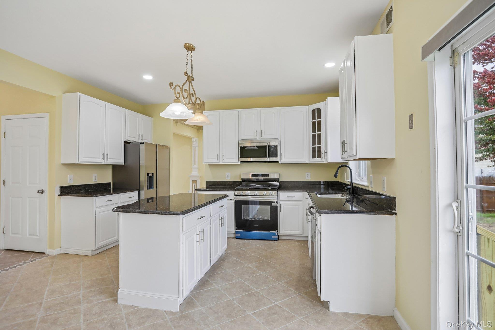2508 Constitution Way Property Photo 11