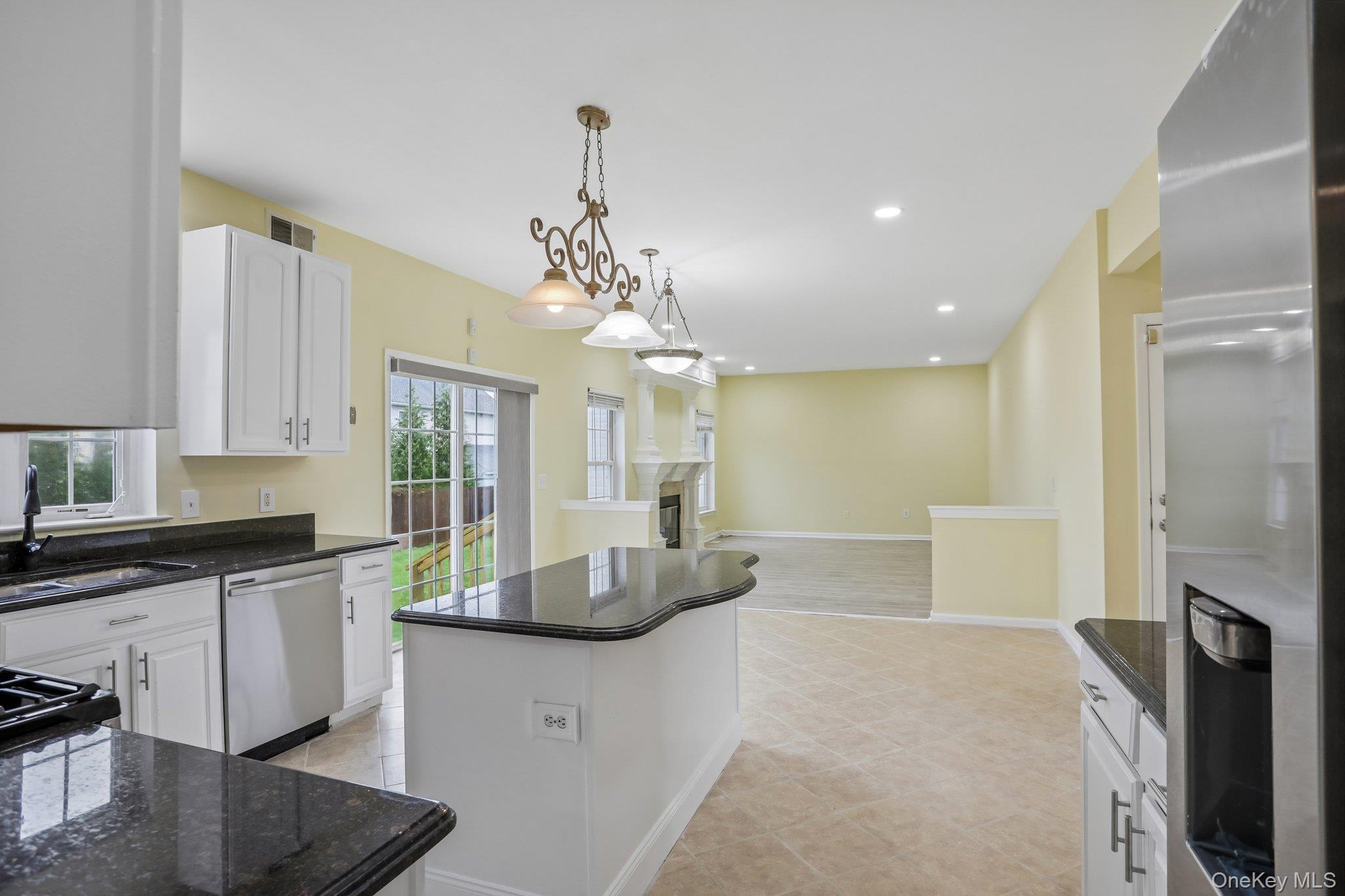 2508 Constitution Way Property Photo 14