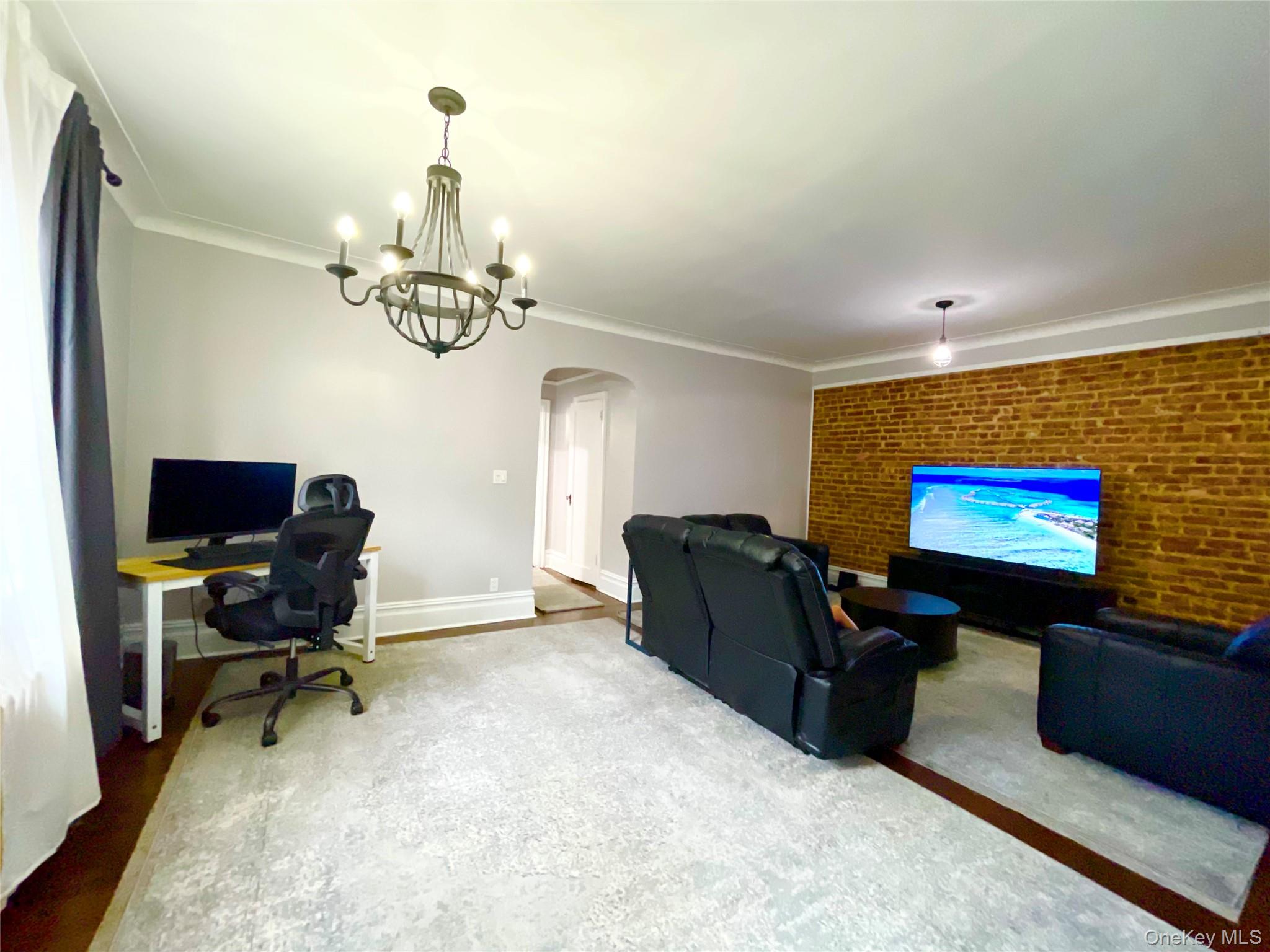 1 Franklin Avenue 5e Property Photo 6