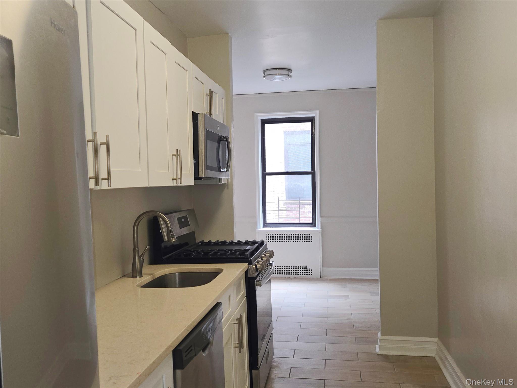 55 E 190th Street 45 Property Photo 8