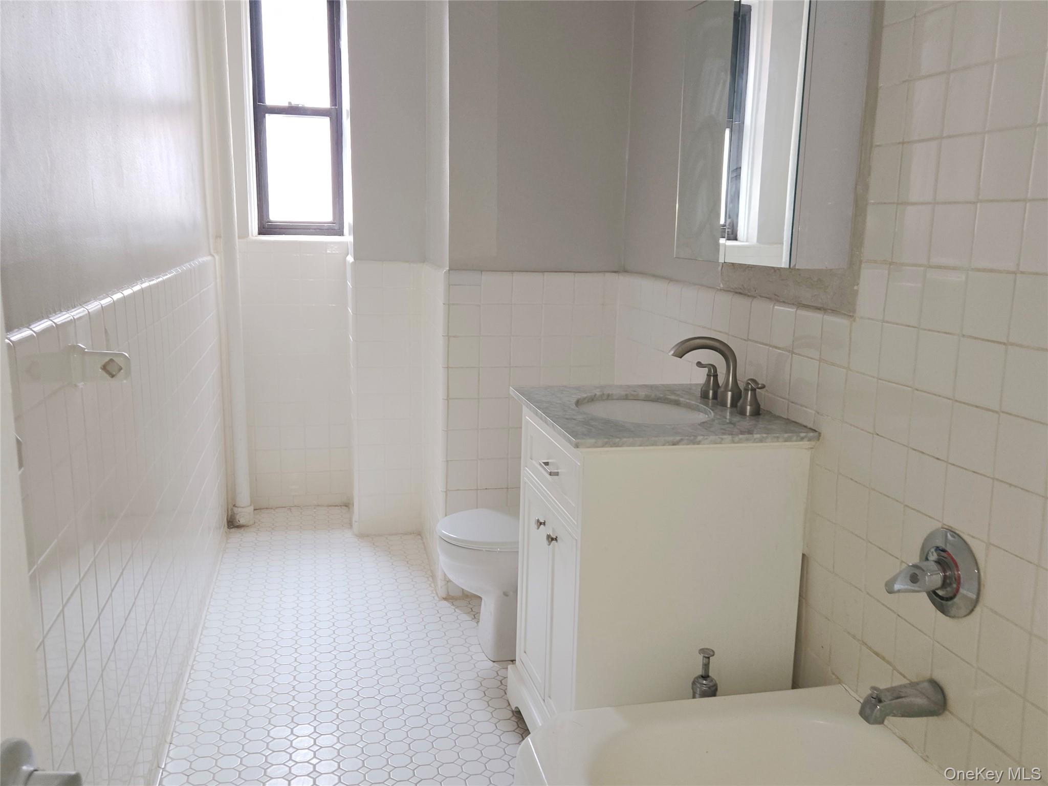 55 E 190th Street 45 Property Photo 10