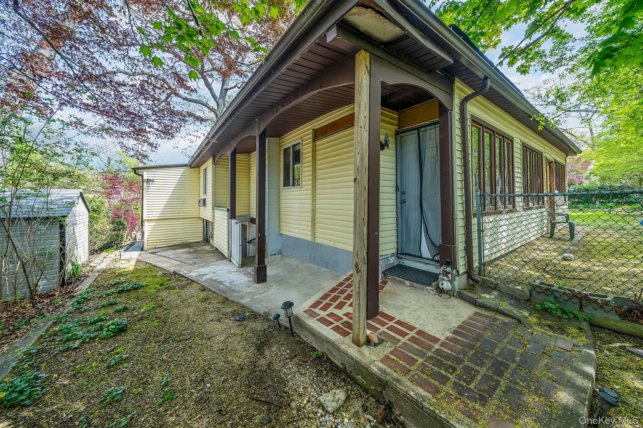 18 Houghton Boulevard Property Photo 8
