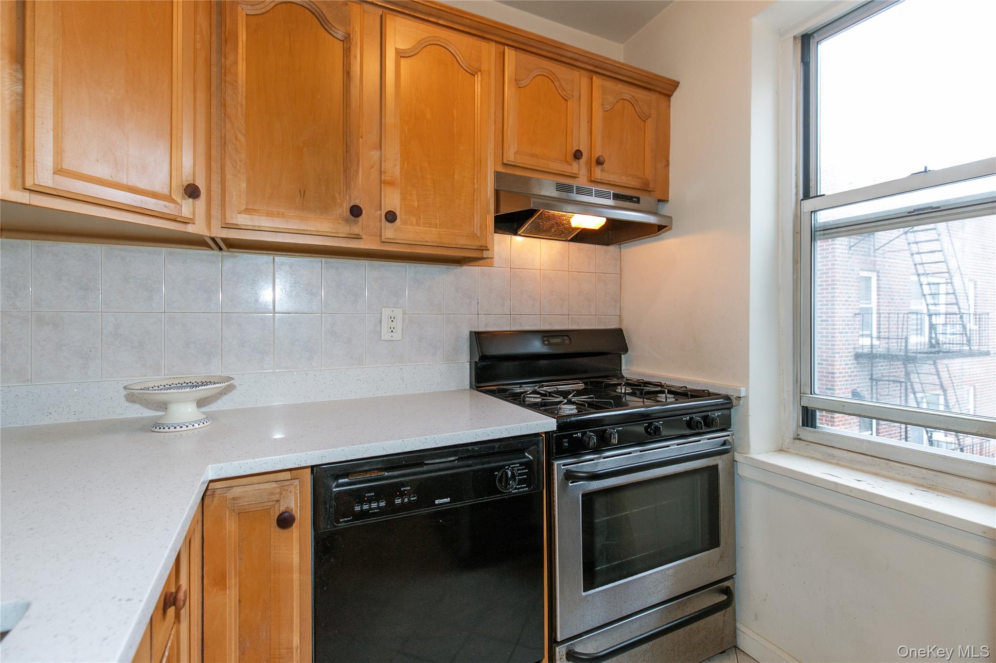 75 S Middle Neck 4-a Property Photo 10