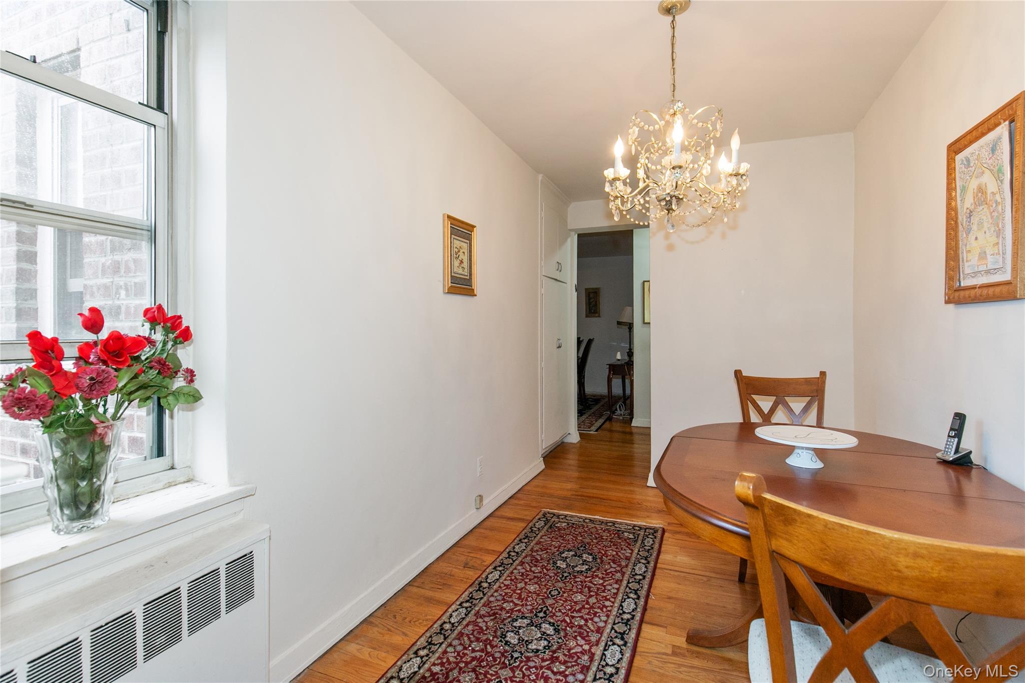 75 S Middle Neck 4-a Property Photo 11