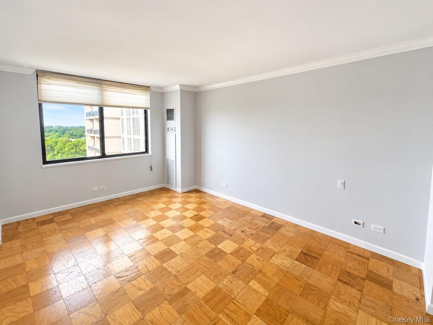 26910 Grand Central Parkway 10t Property Photo 9