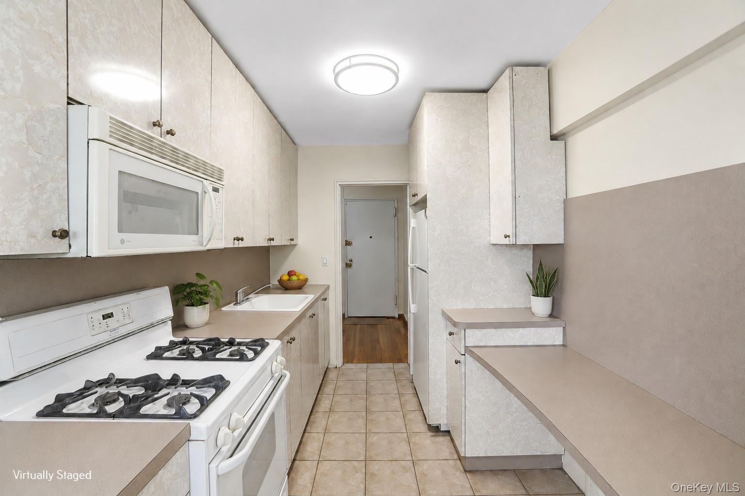 7000 Bay Parkway 2p Property Photo 3