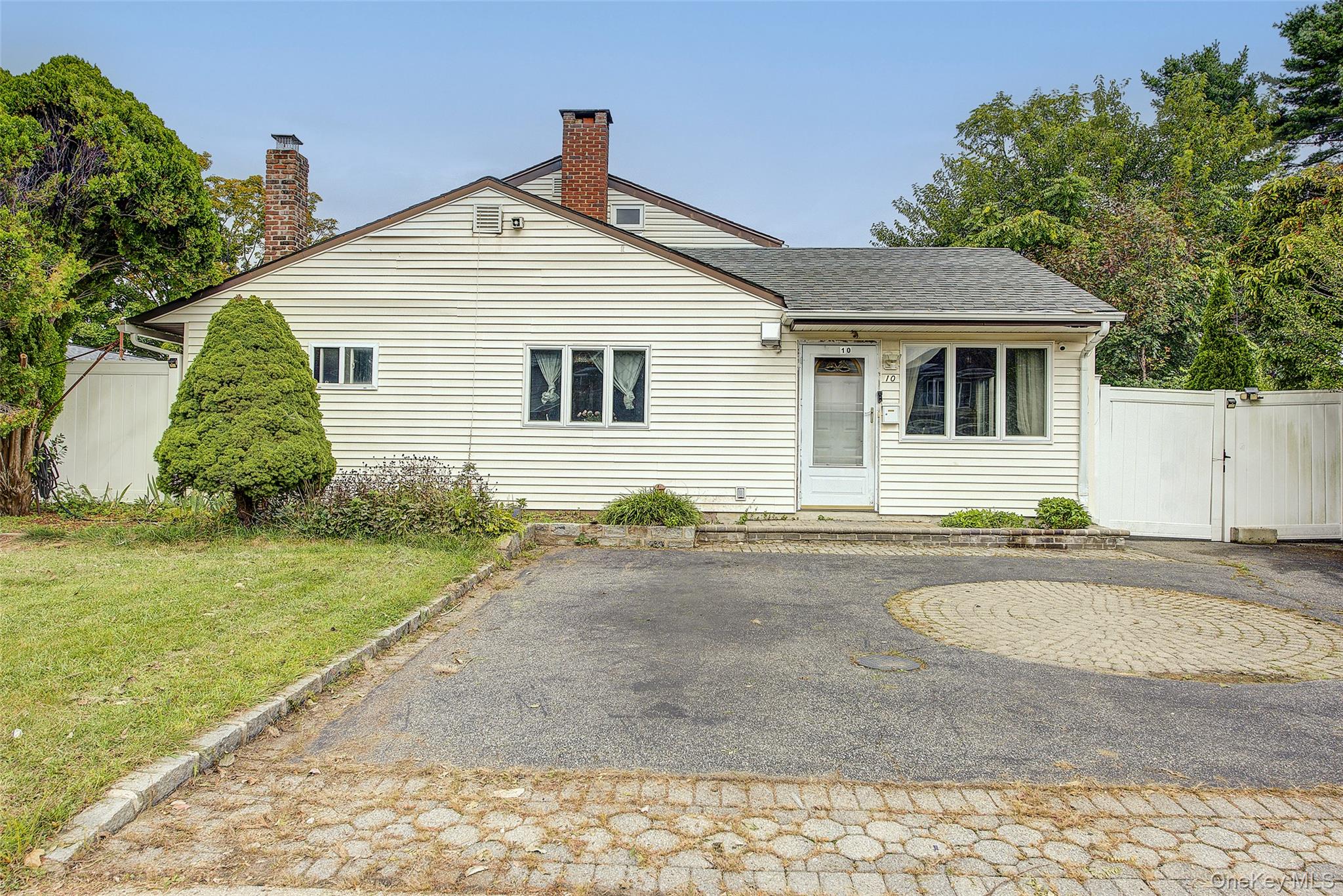 10 Belmont Circle Property Photo 1