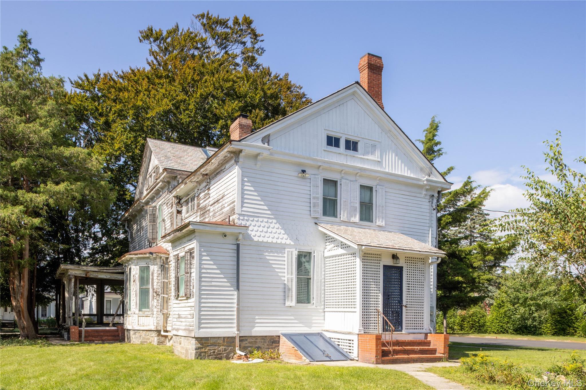 440 1st Street Property Photo 3