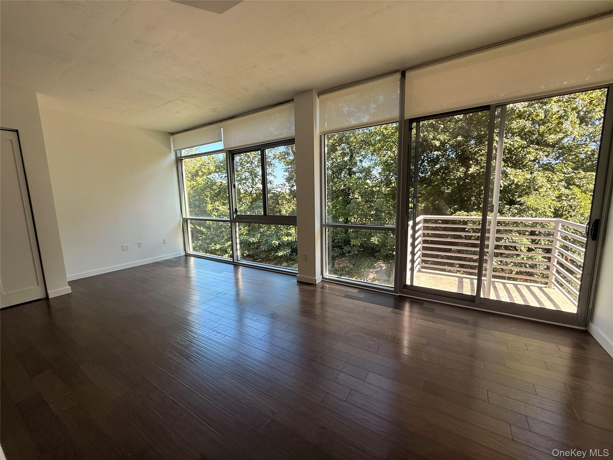 250 S Central Park Avenue 4i Property Photo 3