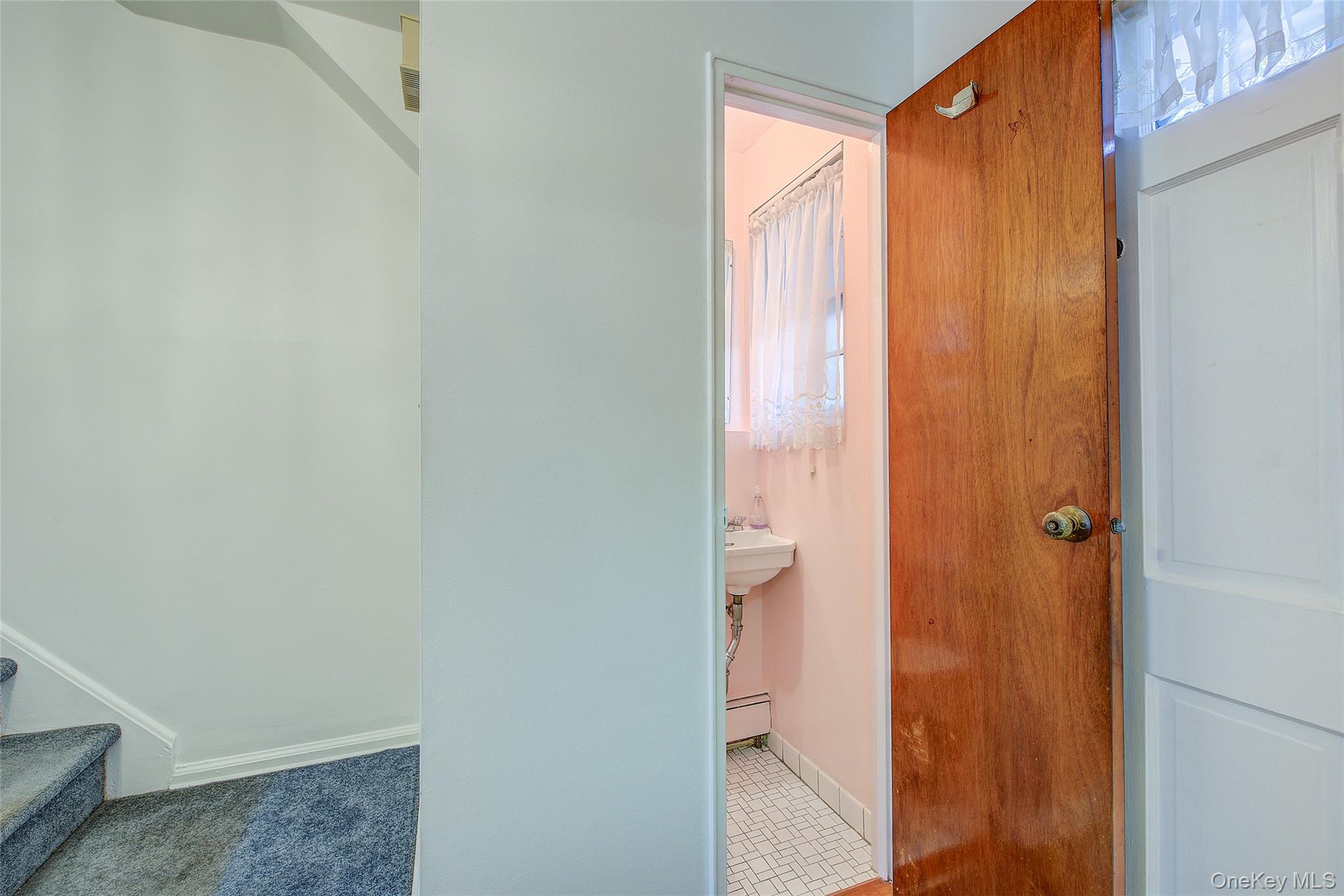 32-26 76th Street Property Photo 4