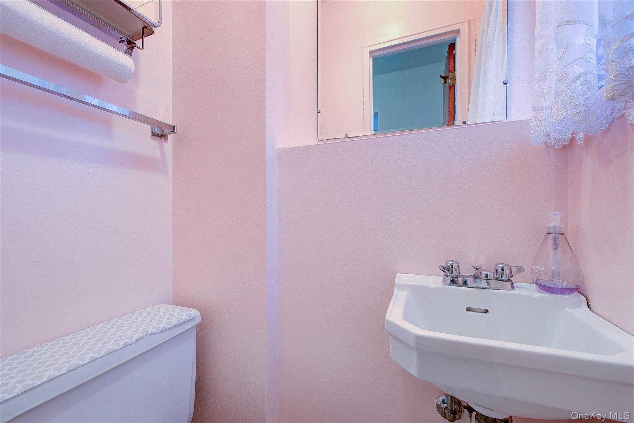 32-26 76th Street Property Photo 5