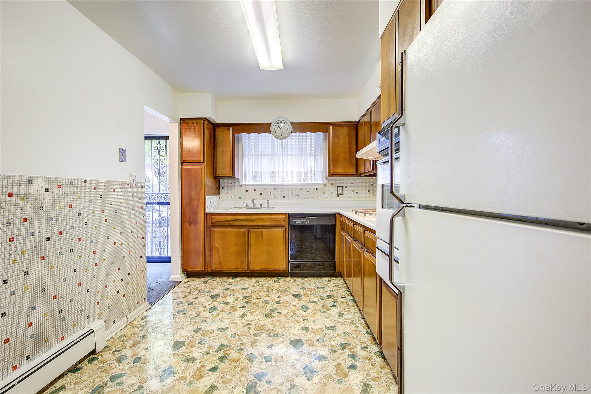 32-26 76th Street Property Photo 10