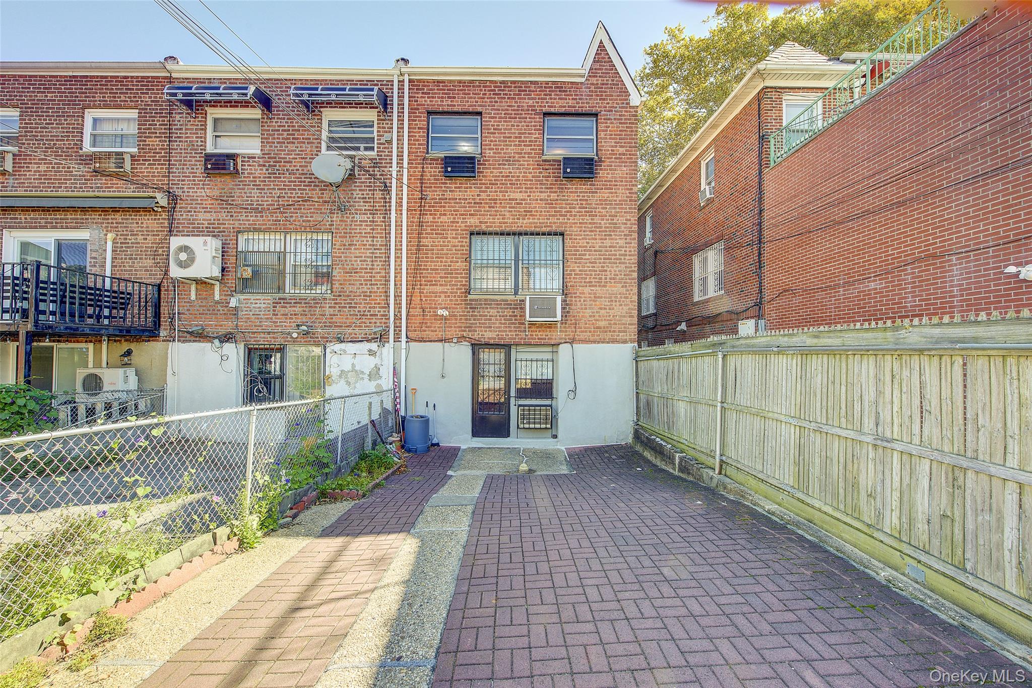 32-26 76th Street Property Photo 44