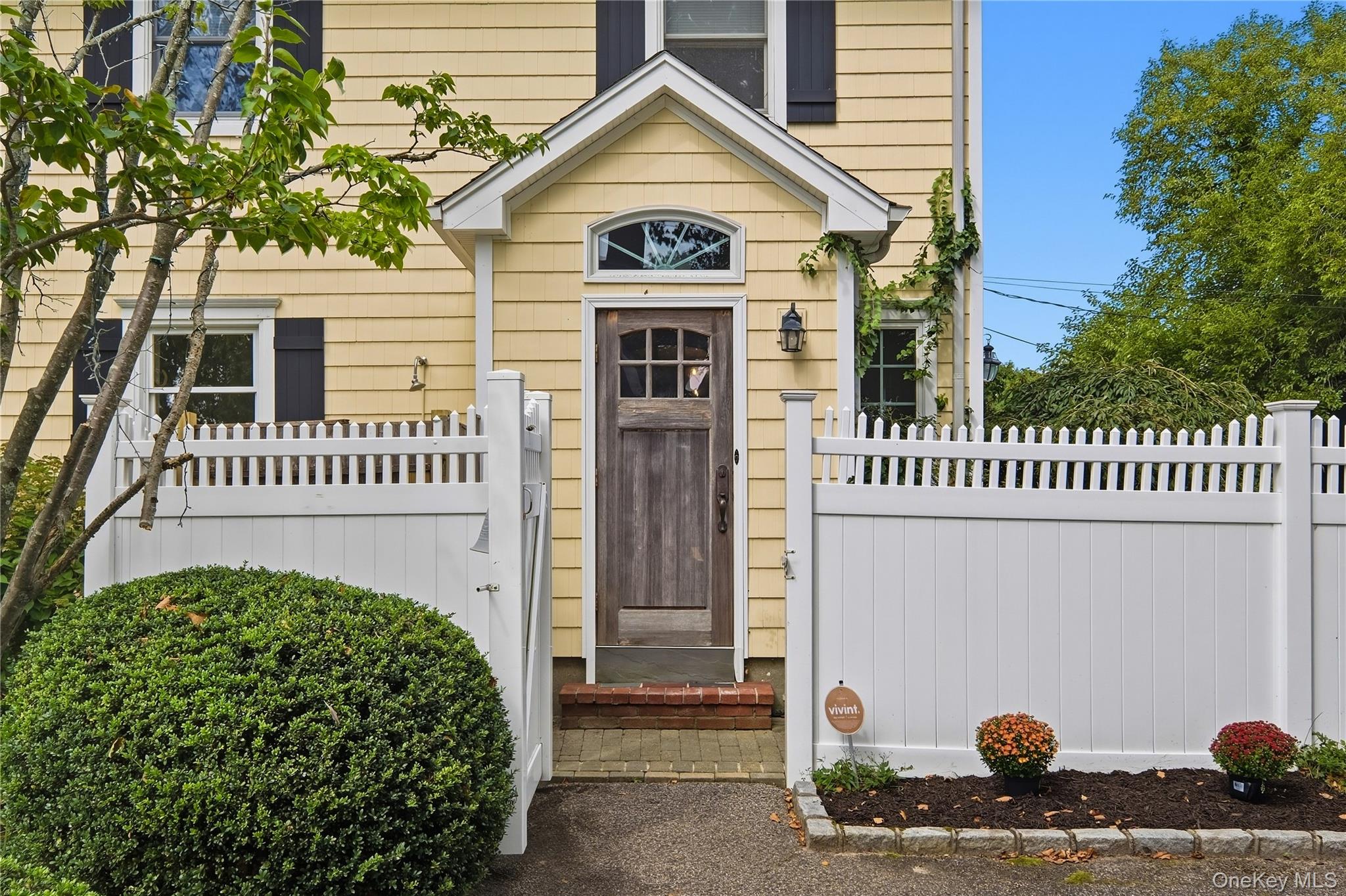 52 Bayway Avenue Property Photo 1