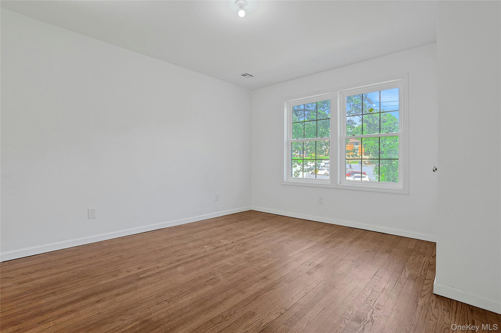 15 Waldron Avenue Property Photo 16