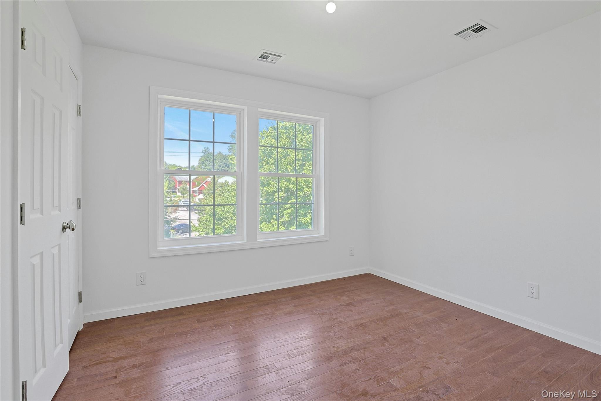 15 Waldron Avenue Property Photo 33